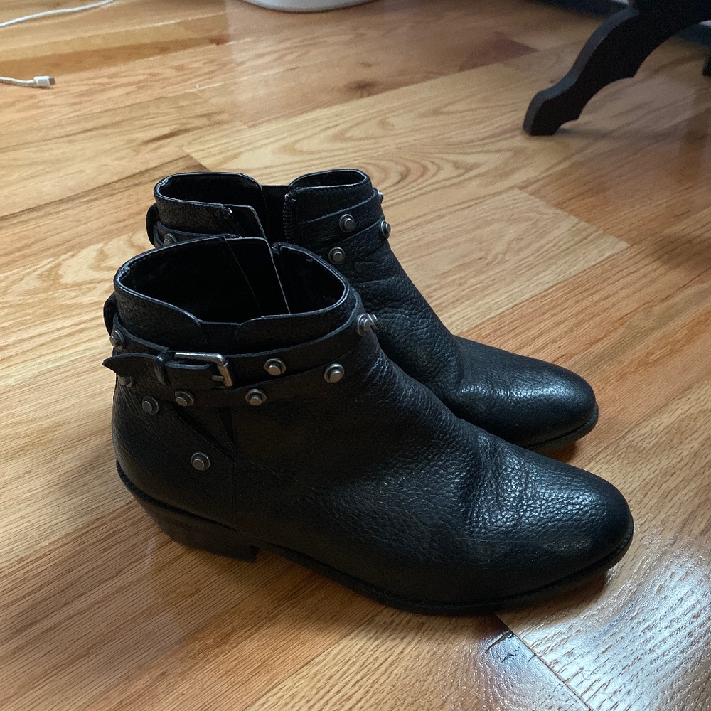 Leather black halogen bootie